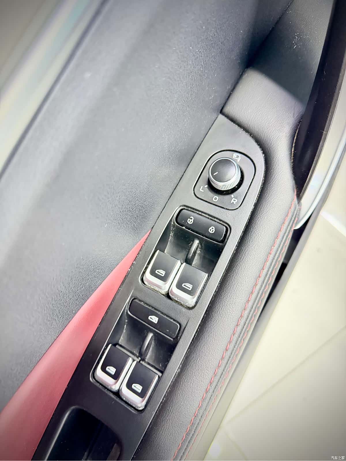 Geely Coolray, 2022 11