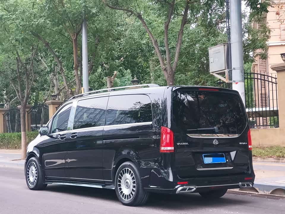 Mercedes-Benz V-class