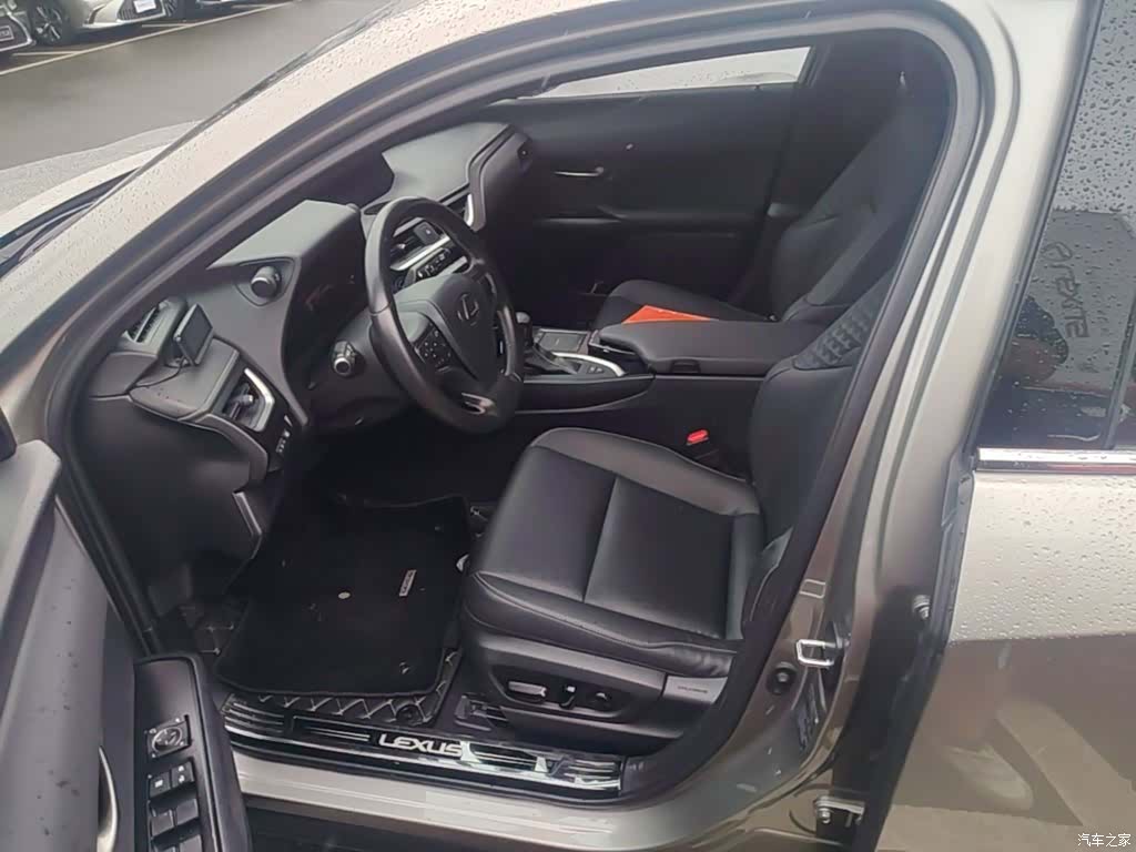 Lexus UX, 2021 15
