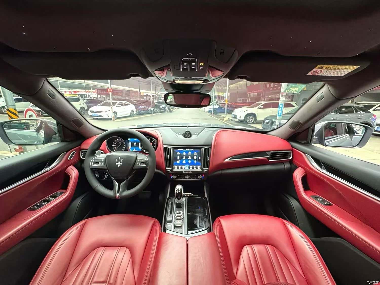 Maserati Levante, 2017 все фото
