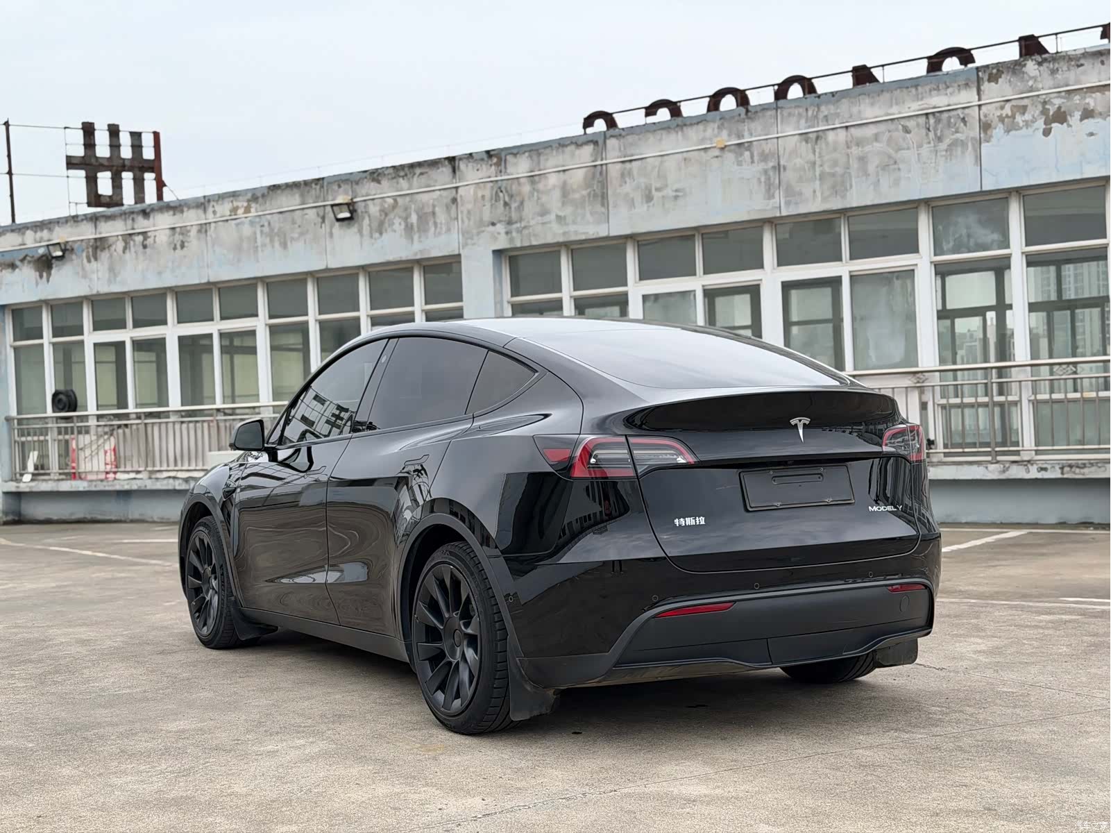 Tesla Model Y, 2023 9