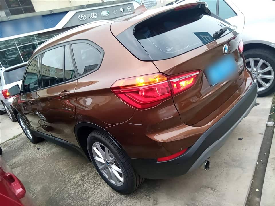 BMW X1
