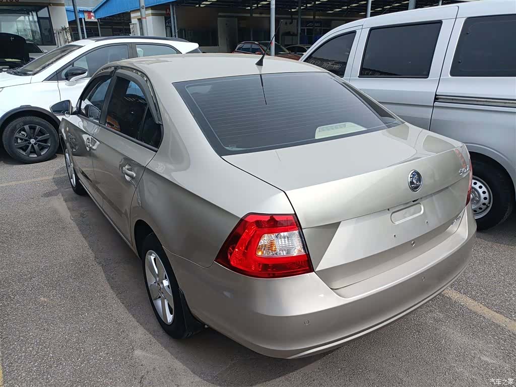 Skoda Rapid, 2014 23