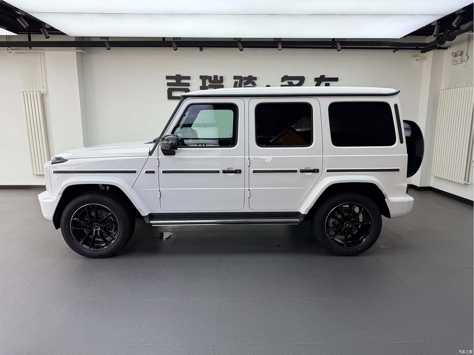 Mercedes-Benz G-Class, 2026 15