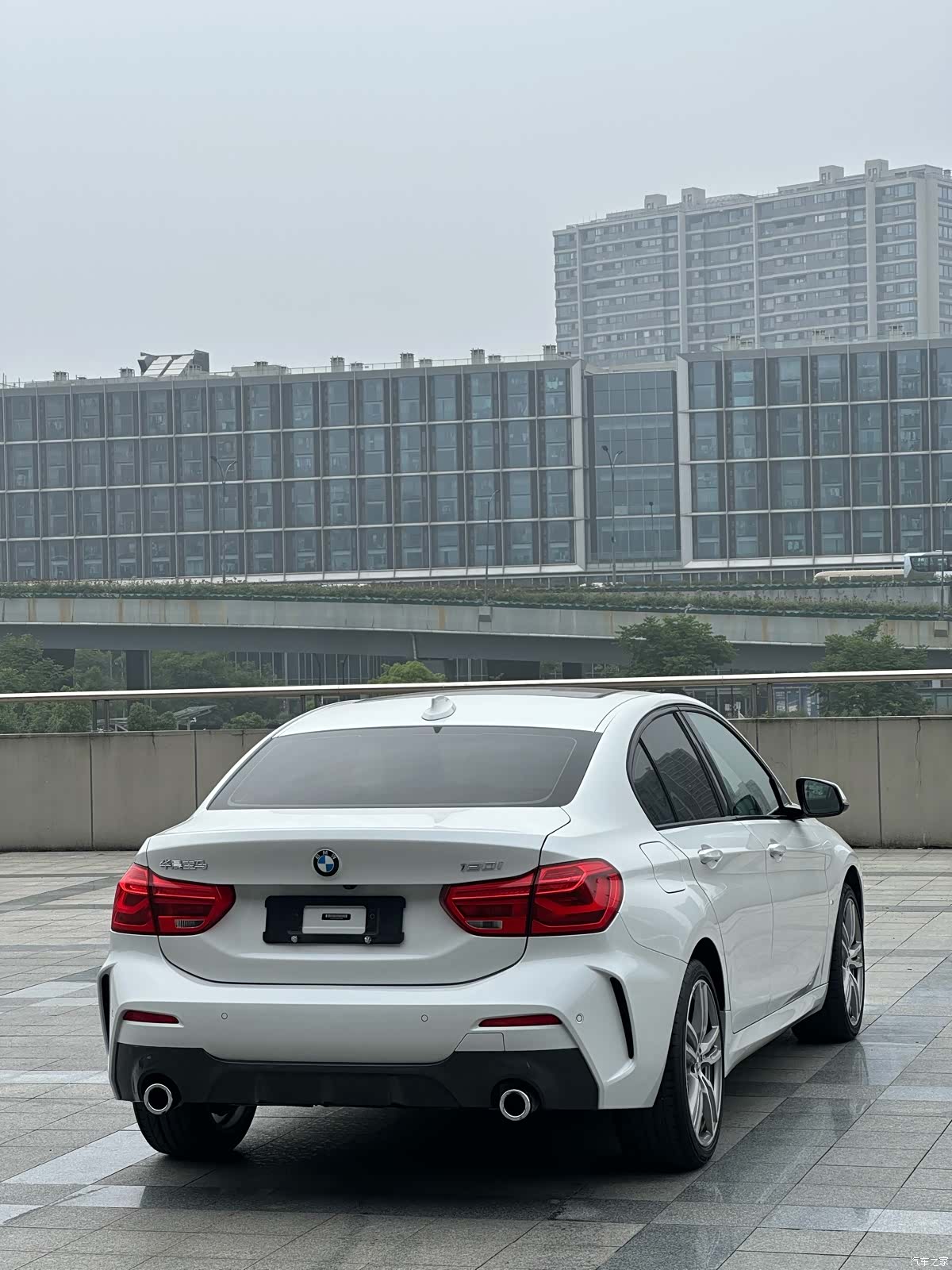 BMW 1 Series, 2019 все фото