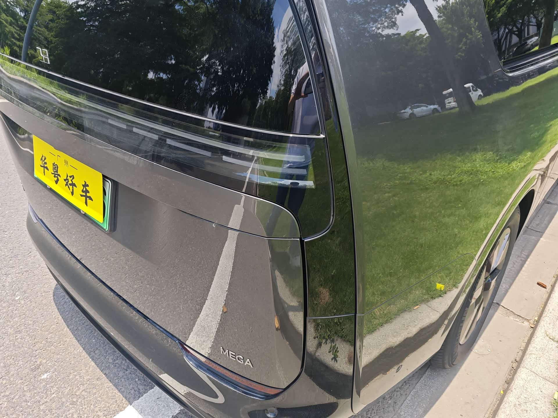 Li Auto MEGA, 2024 26