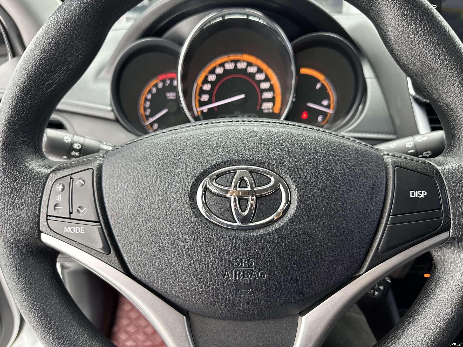 Toyota YARiS L, 2022 13