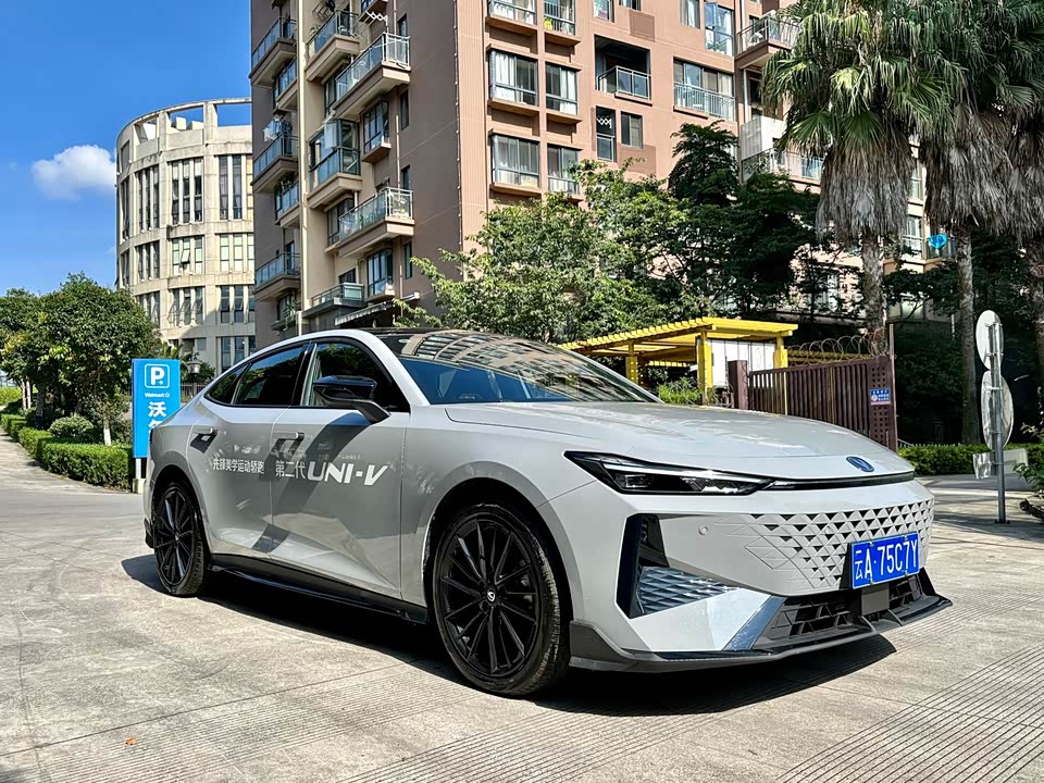 Changan UNI-V