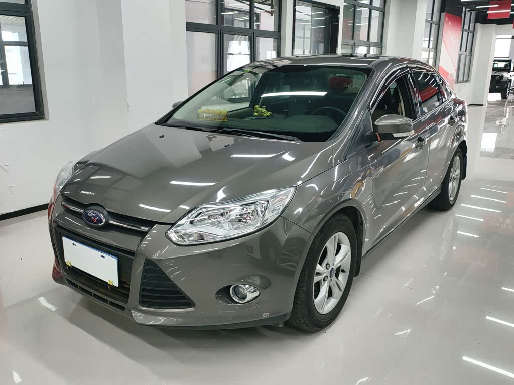 Ford Focus 2012 1.6L AT