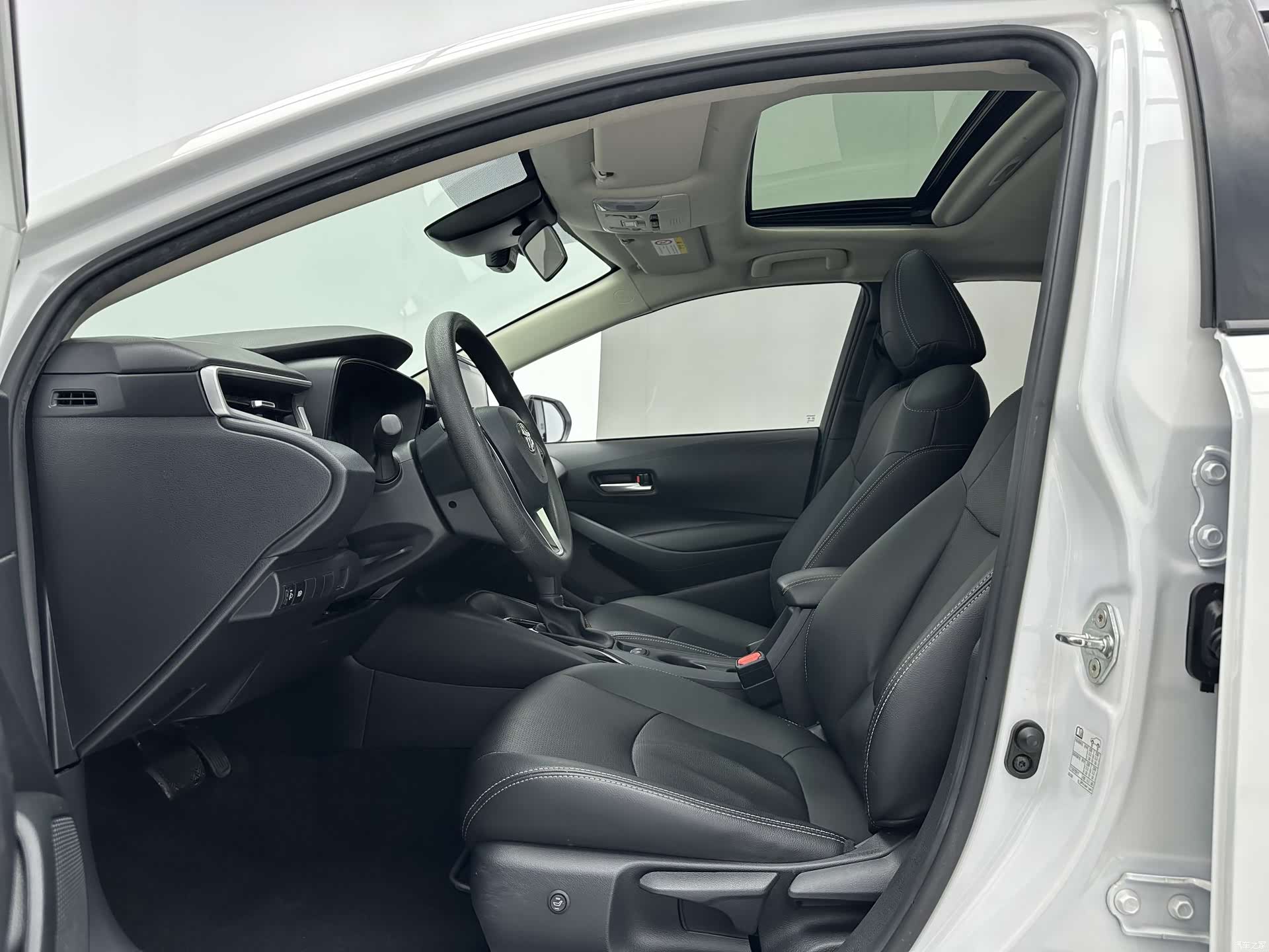Toyota Corolla, 2022 все фото