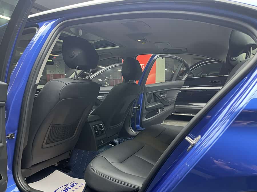 BMW 3 Series 2019, фото 23