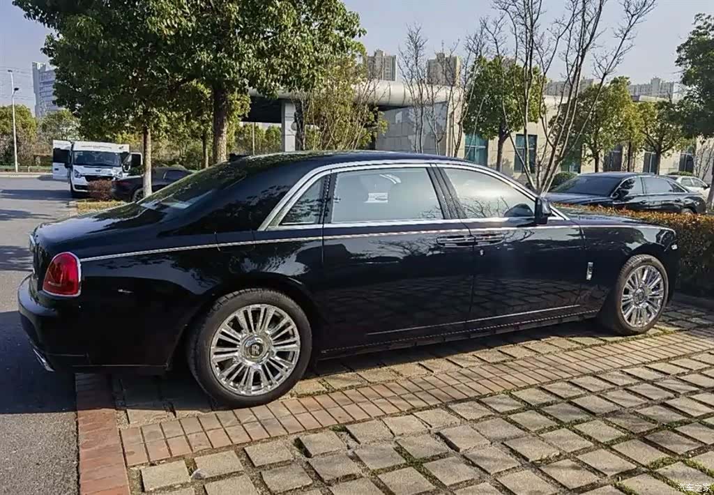 Rolls-Royce Ghost, 2013 8