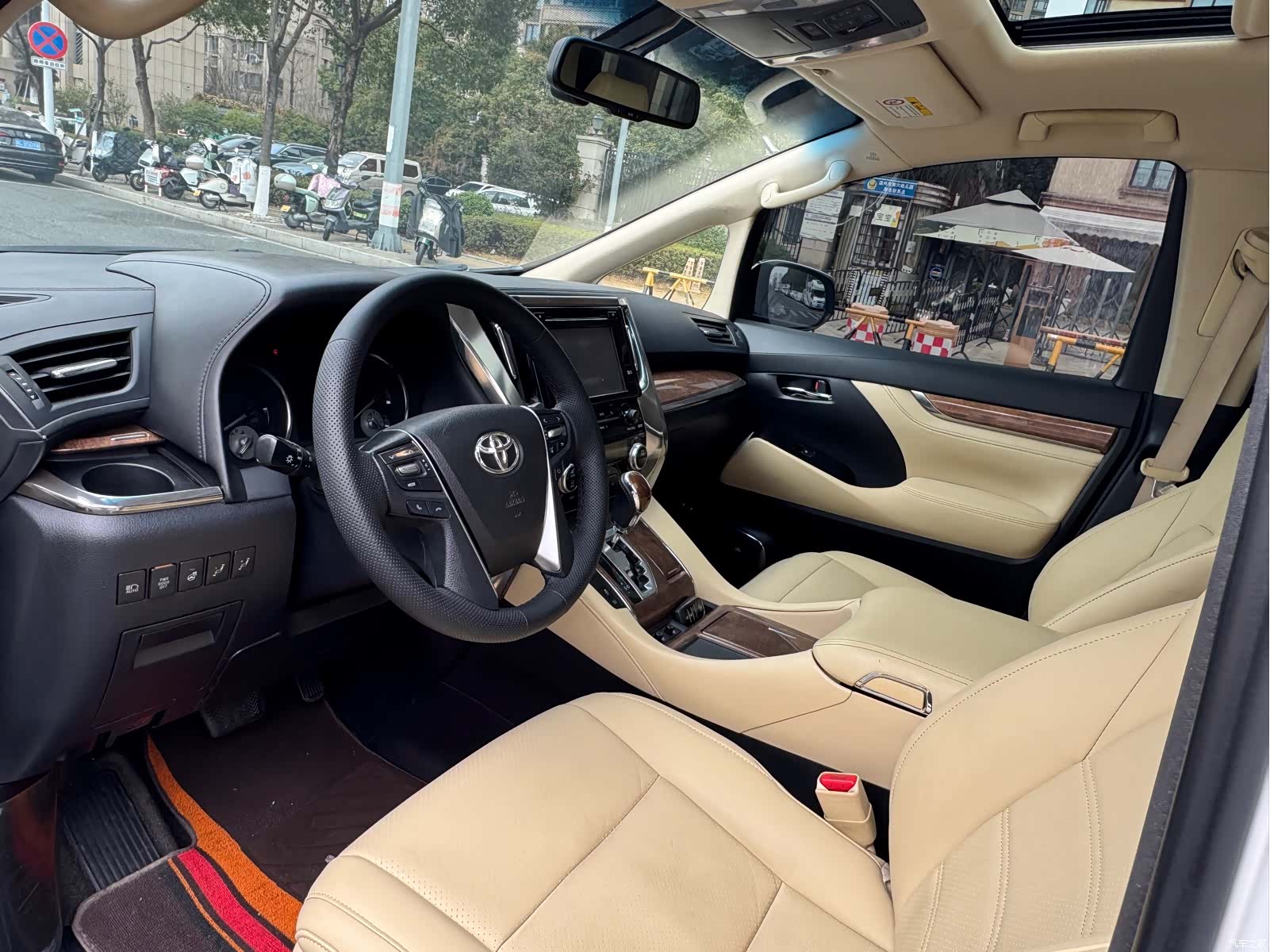 Toyota Alphard, 2017 14