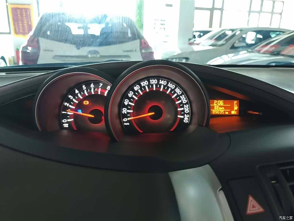 Toyota 180E, 2015 12
