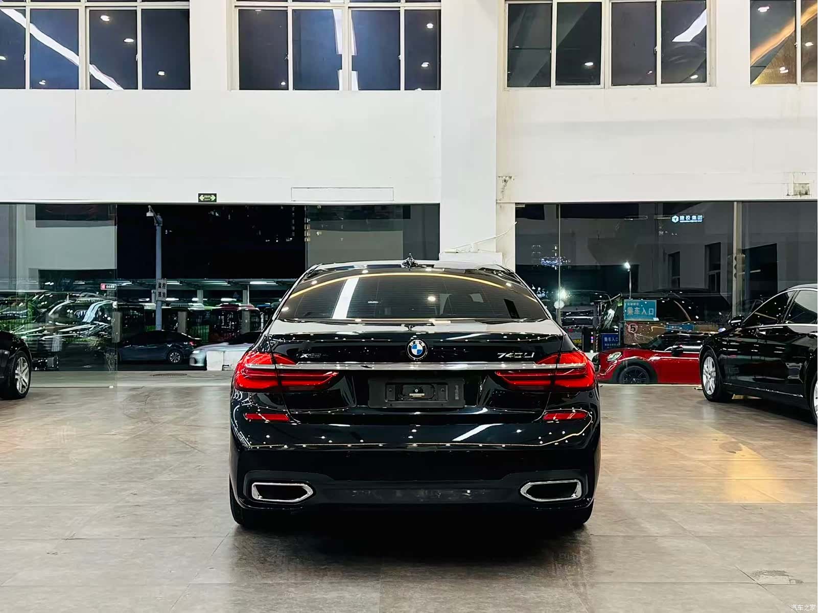 BMW 7 Series, 2018 все фото