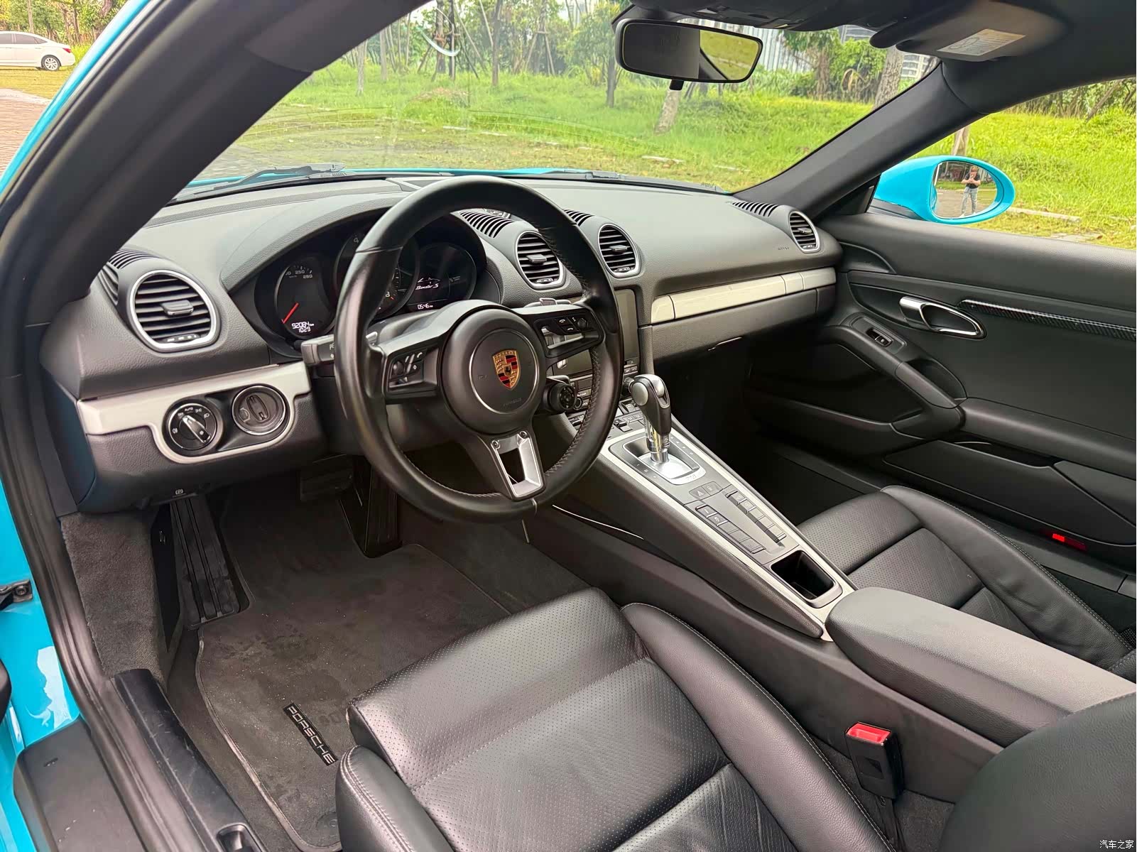 Porsche Cayman, 2017 все фото