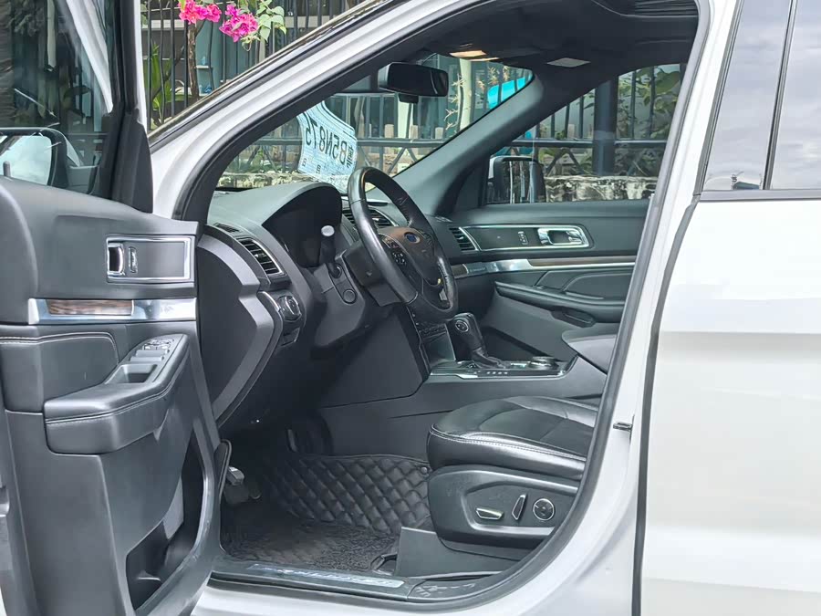 Ford Explorer 2019, фото 17