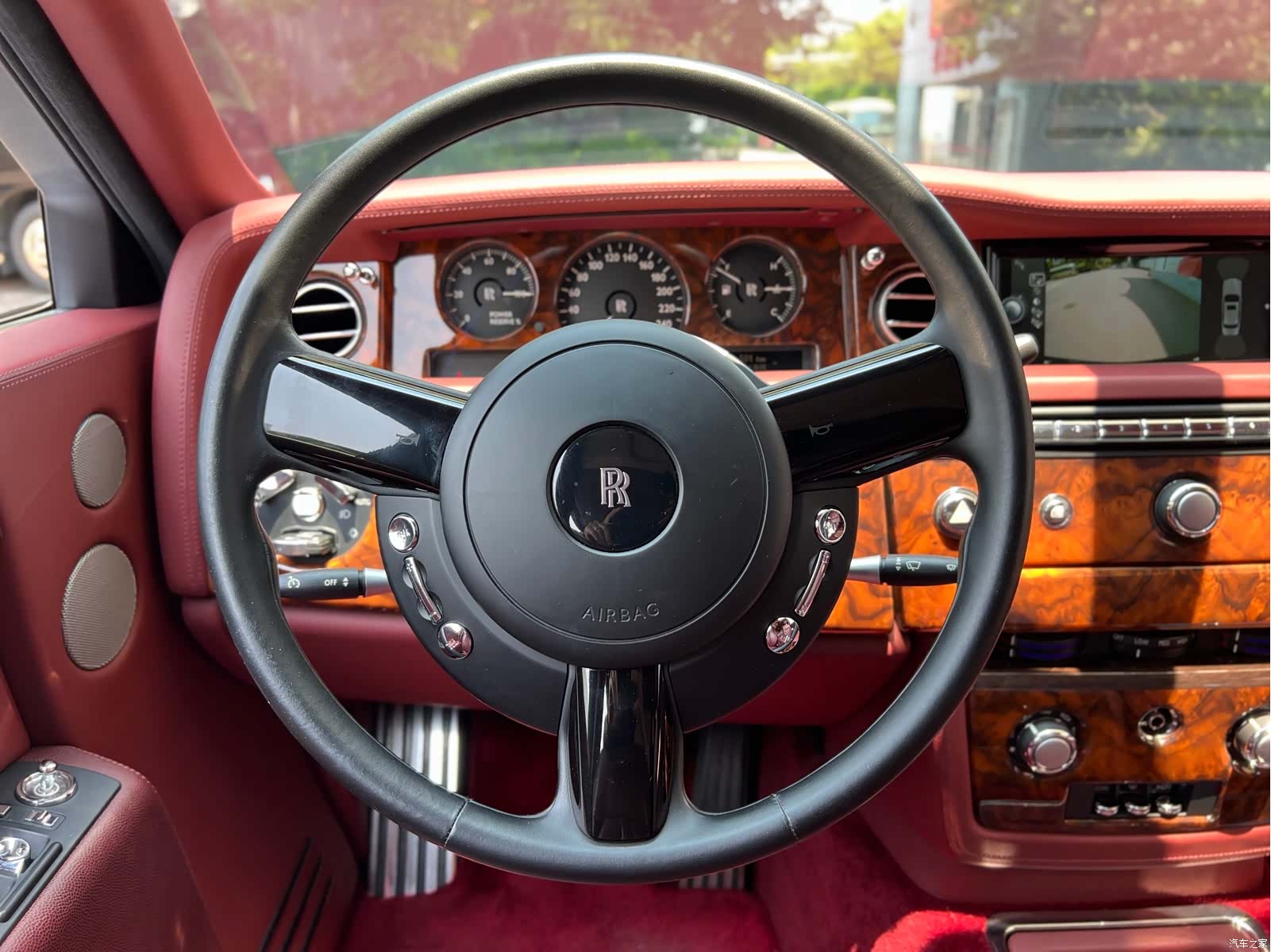 Rolls-Royce Phantom, 2015 19