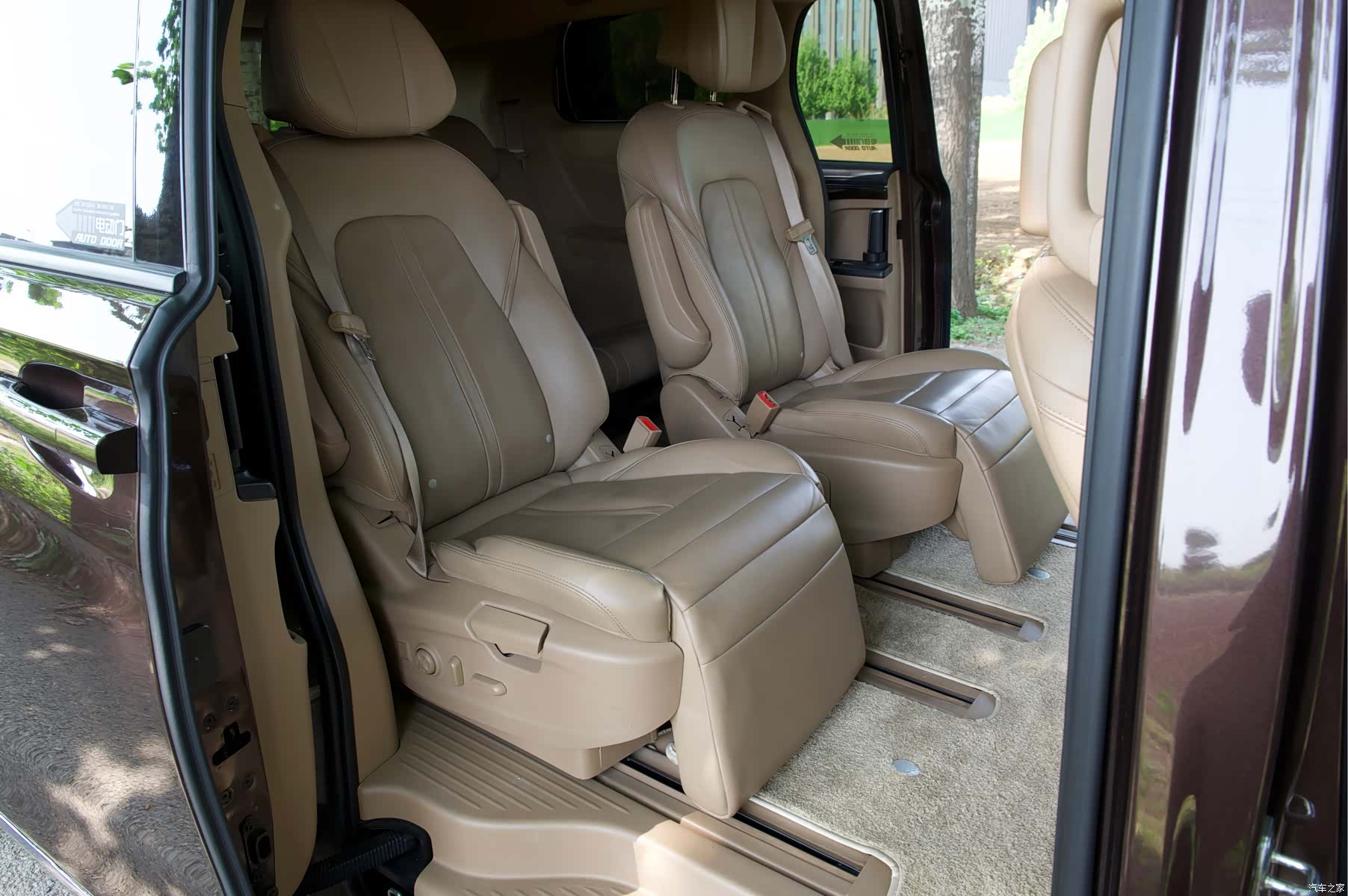 Buick GL8, 2018 13