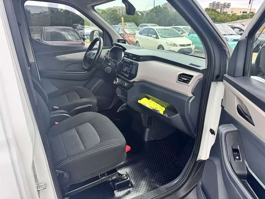 Maxus EV30 2024, фото 4