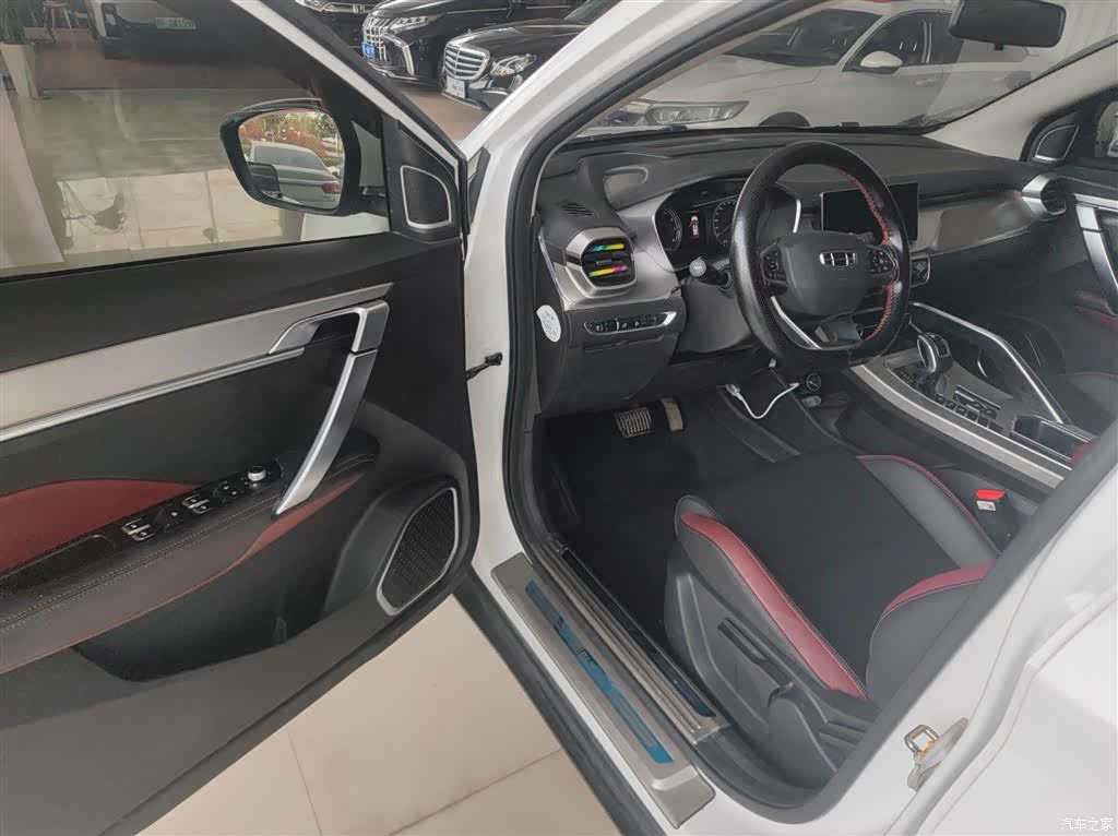 Geely Coolray, 2021 16