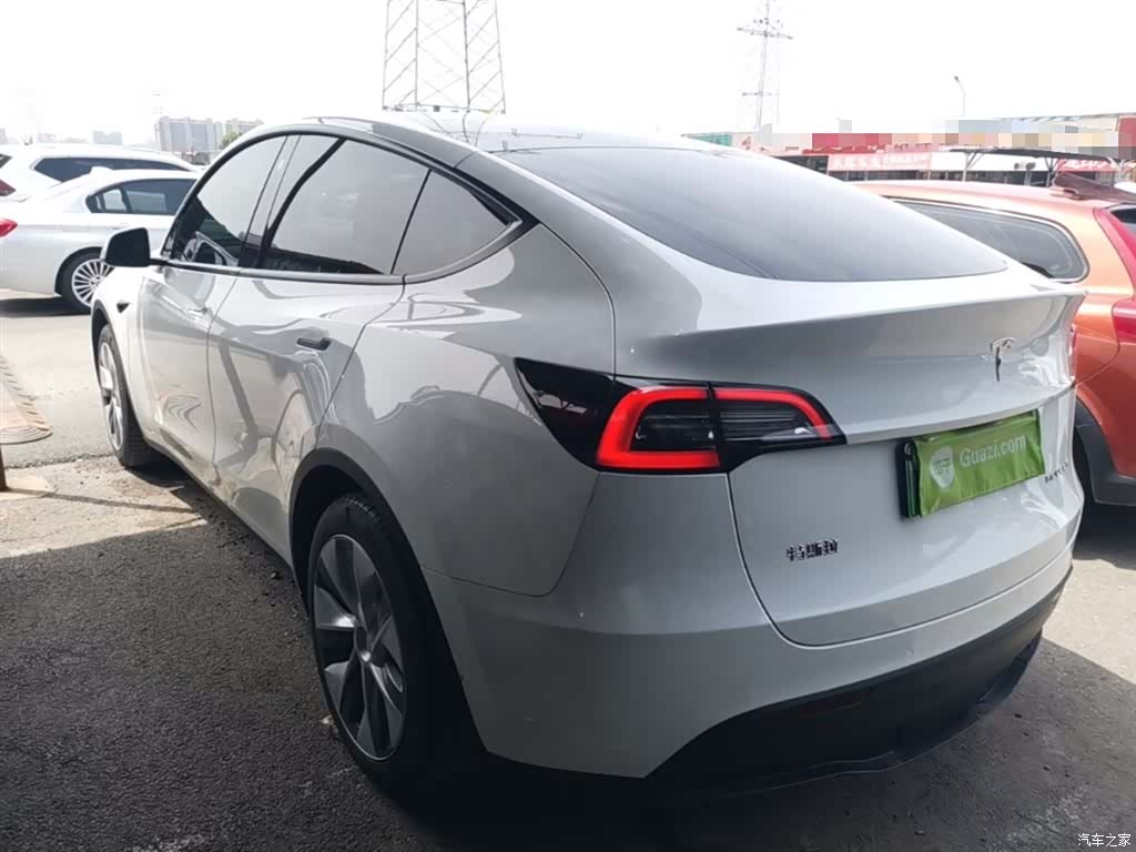Tesla Model Y, 2022 все фото