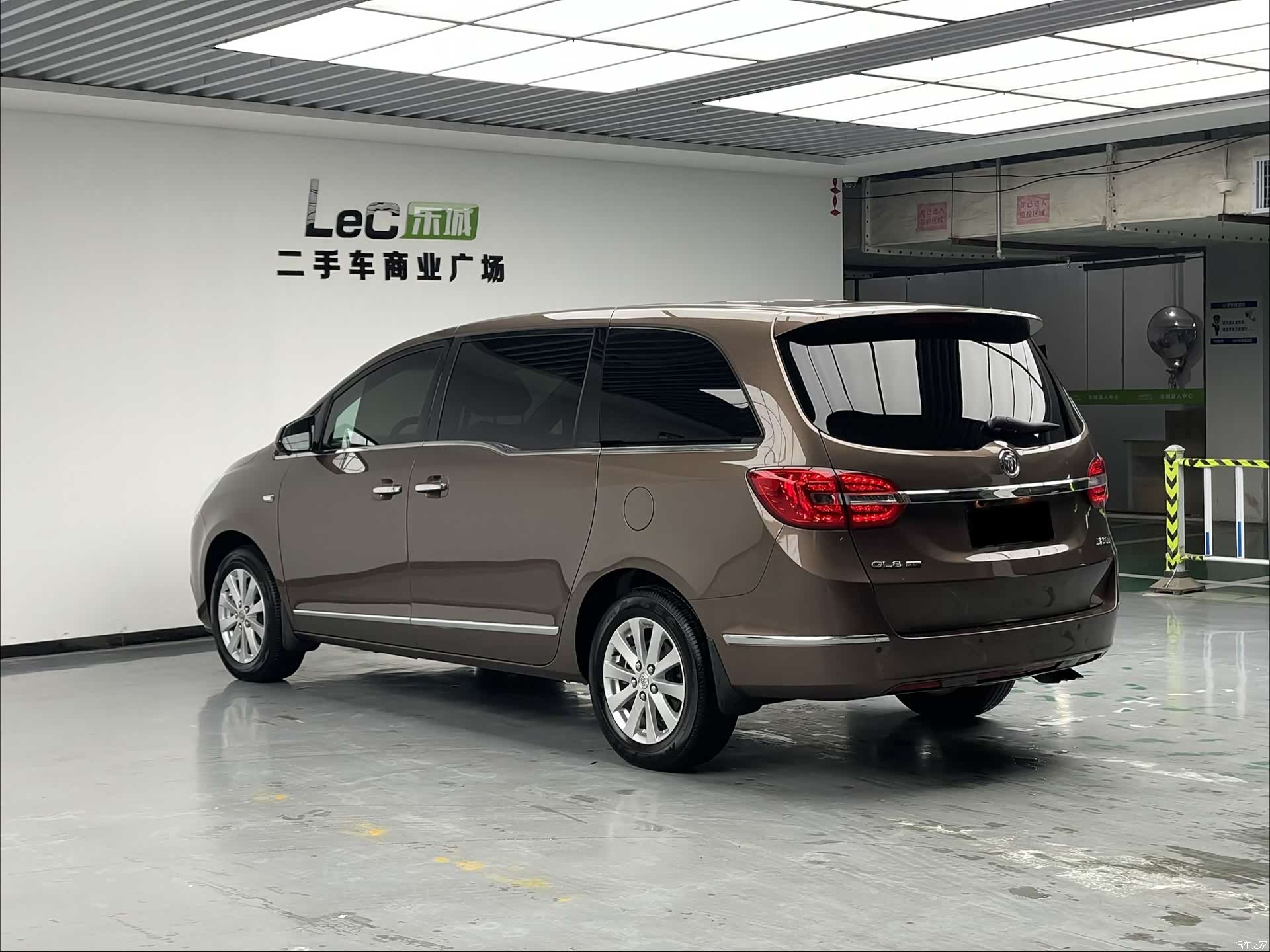 Buick GL8, 2020 6