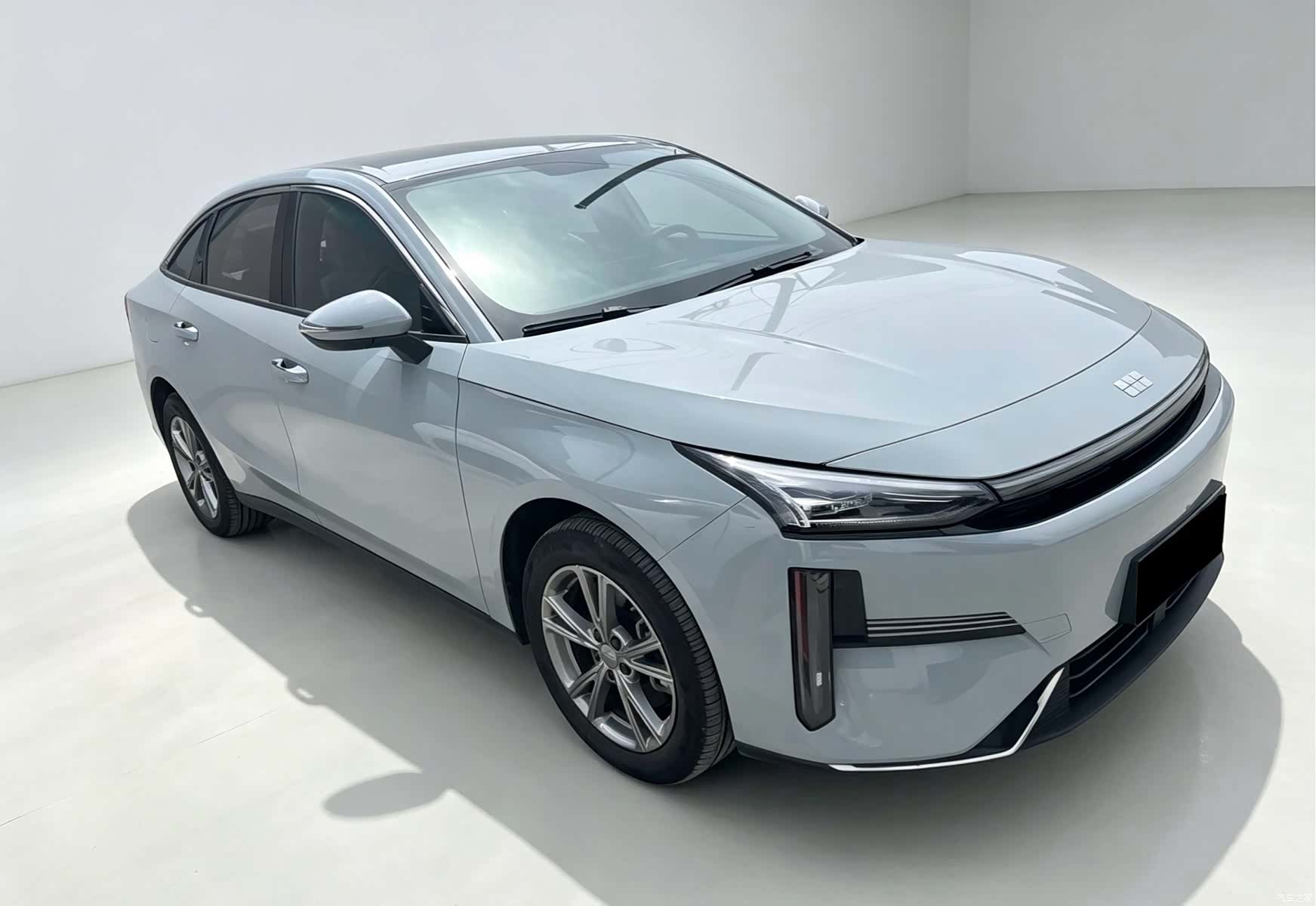 Geely Galaxy L6, 2025 3