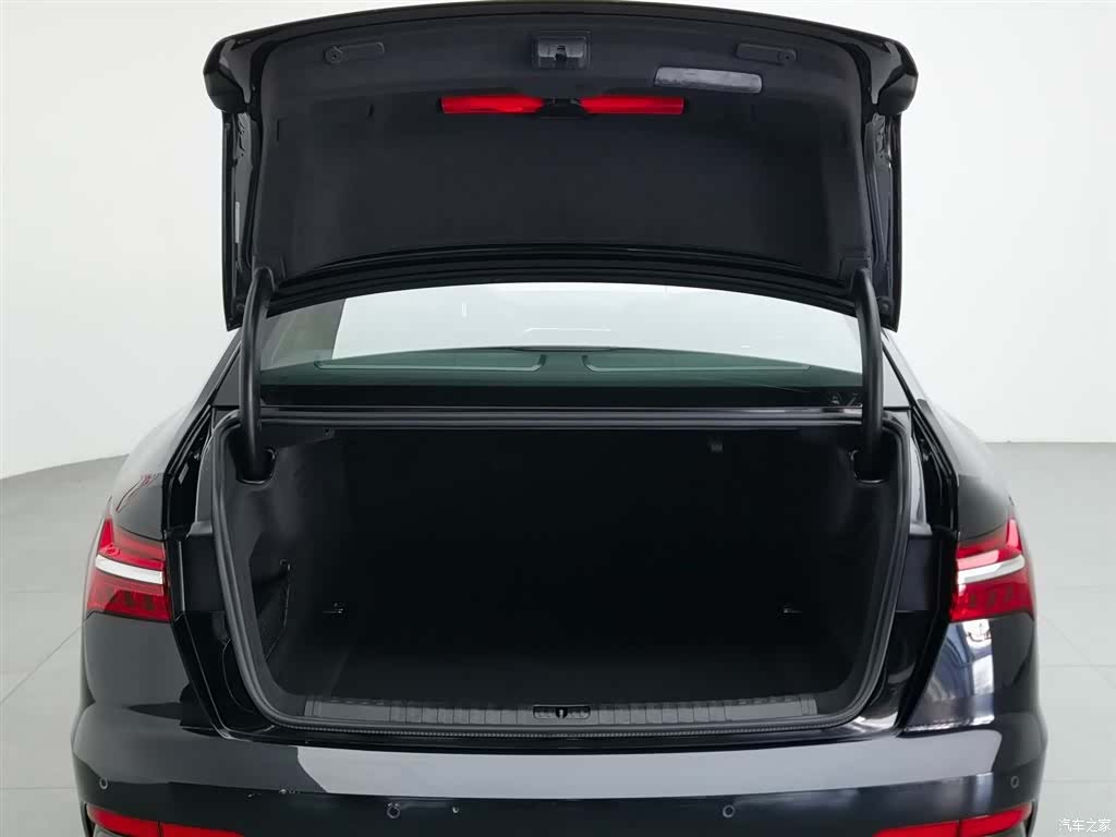 Audi A6L, 2021 все фото