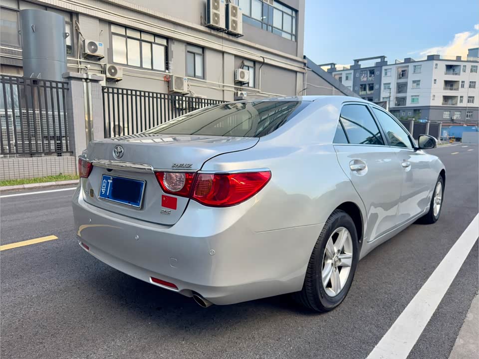 Toyota Reiz