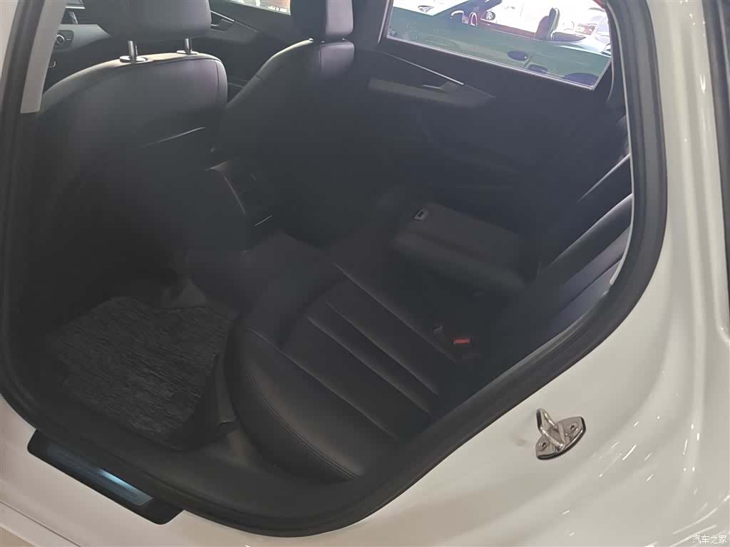 Audi A4L, 2019 16