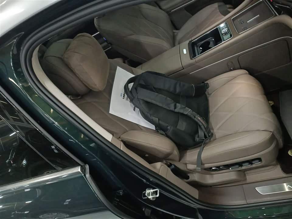 AITO Ask the world M9