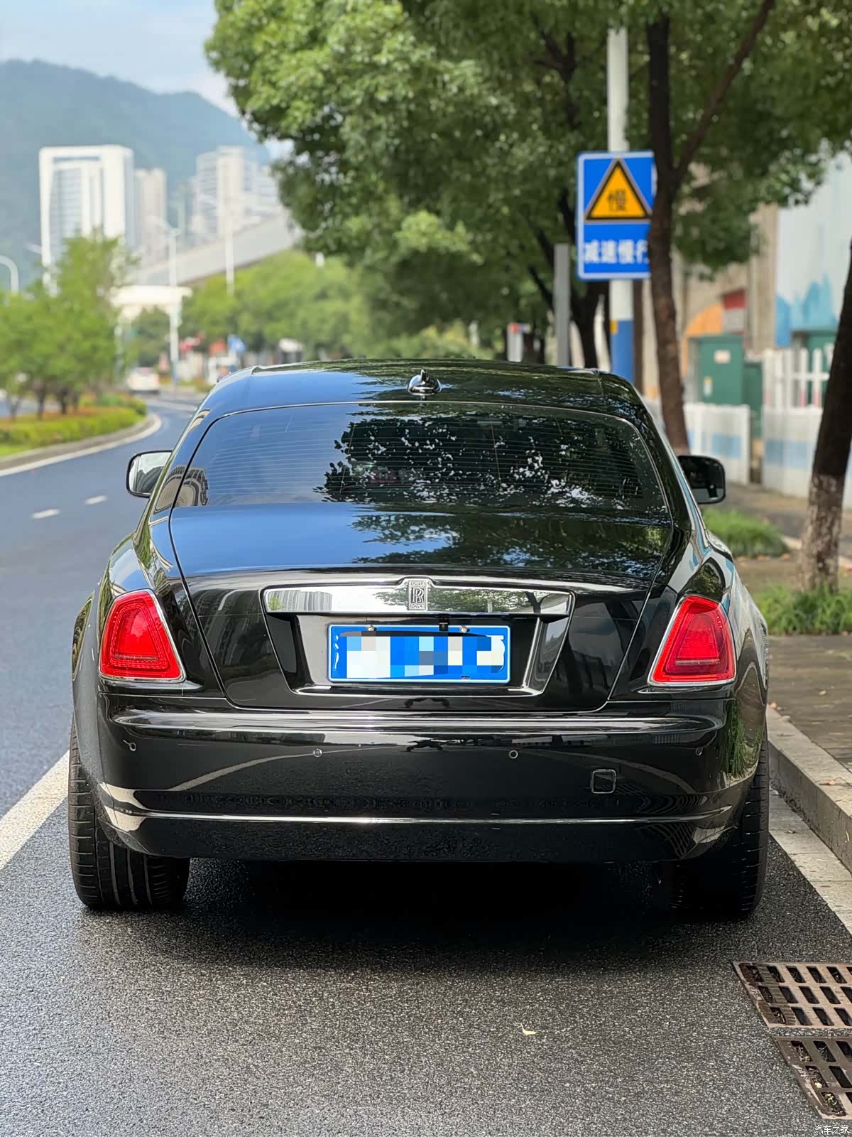 Rolls-Royce Ghost, 2010 3