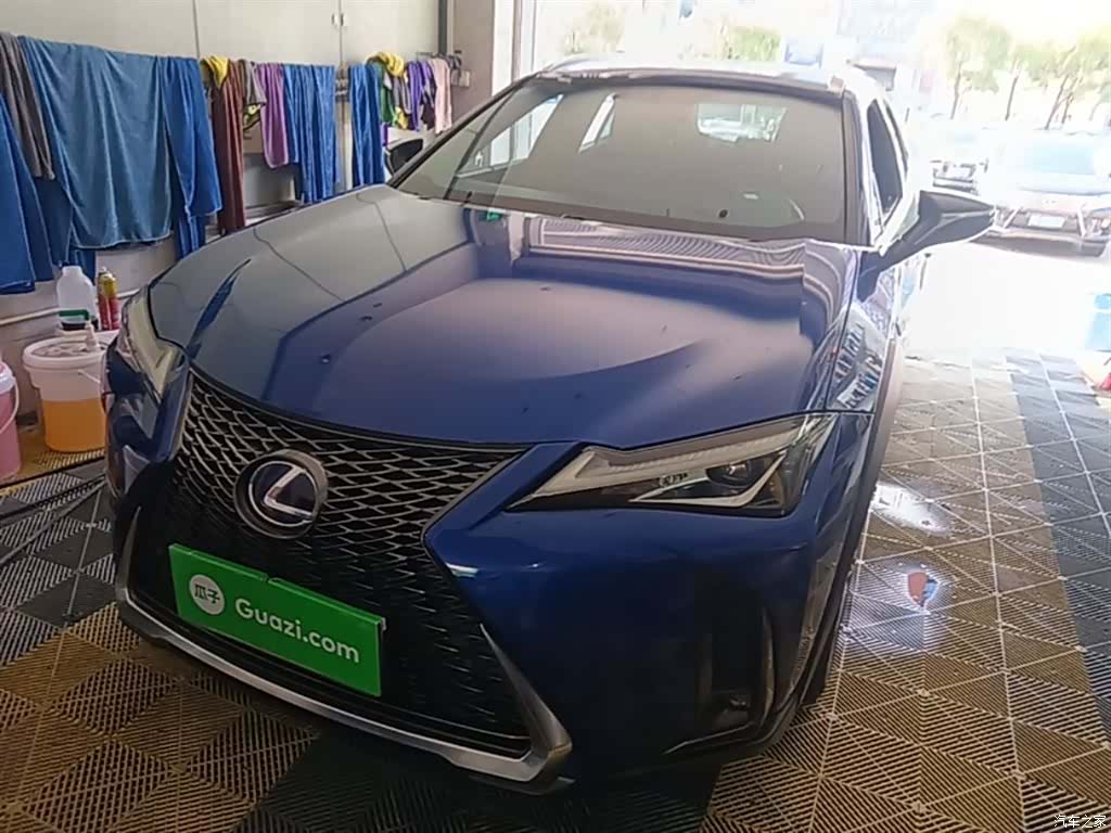 Lexus UX, 2019 1