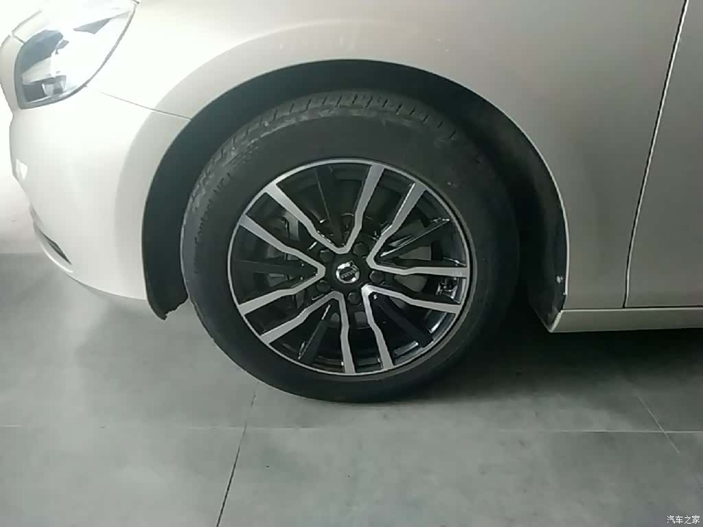 Volvo V40, 2018 23