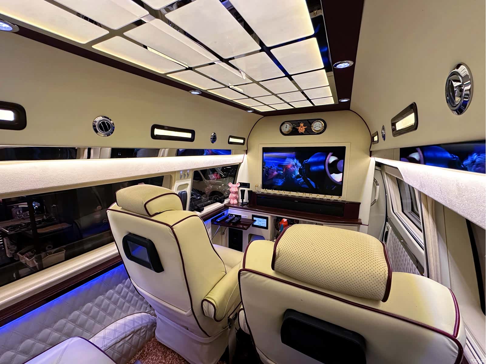 Ford E350, 2014 26