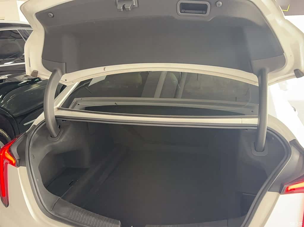 Cadillac CT5, 2022 11
