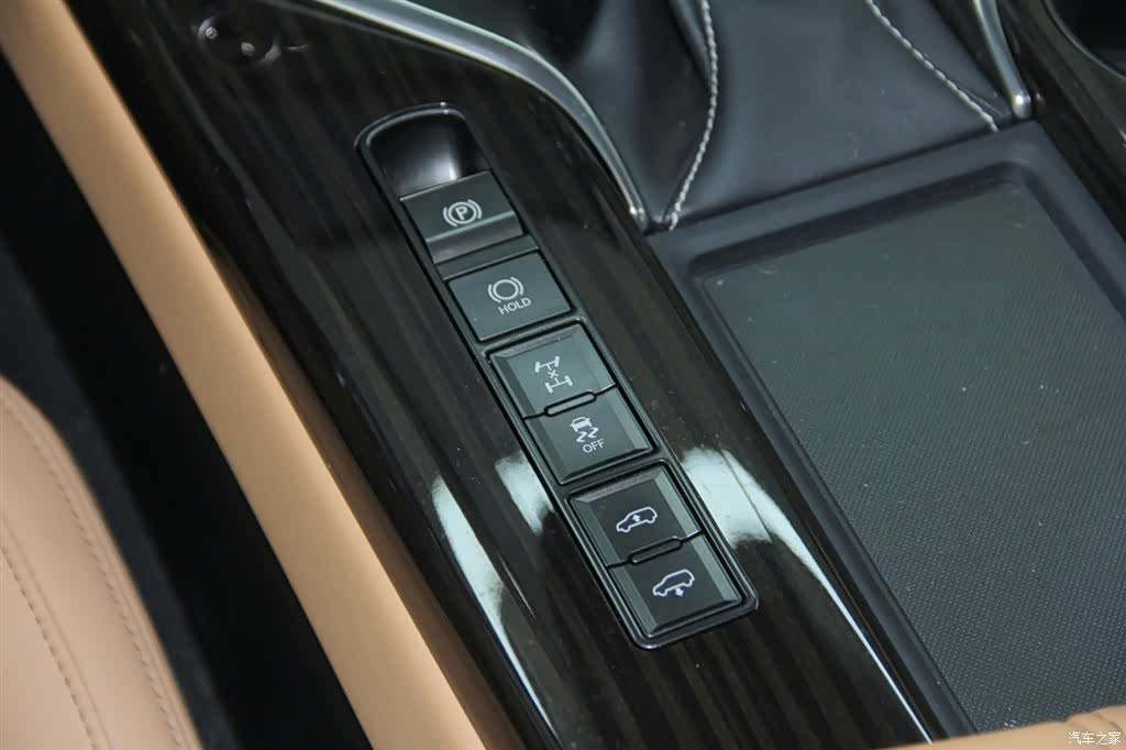 Lexus LX, 2023 21