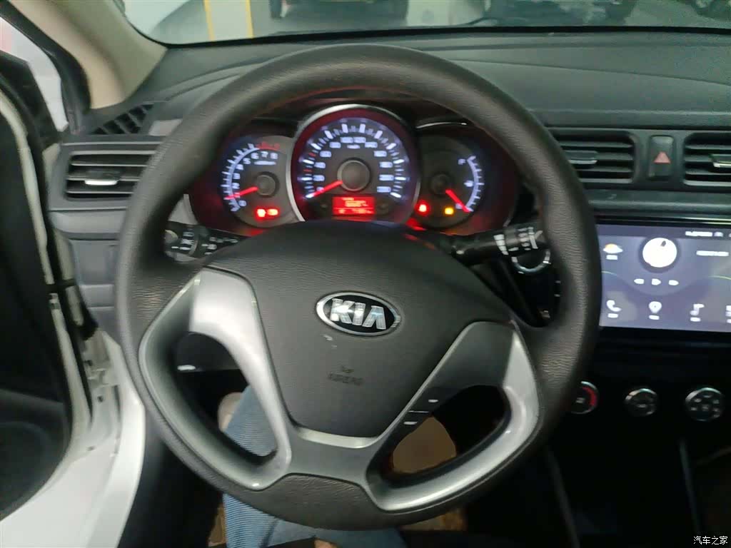 Kia K2, 2015 11