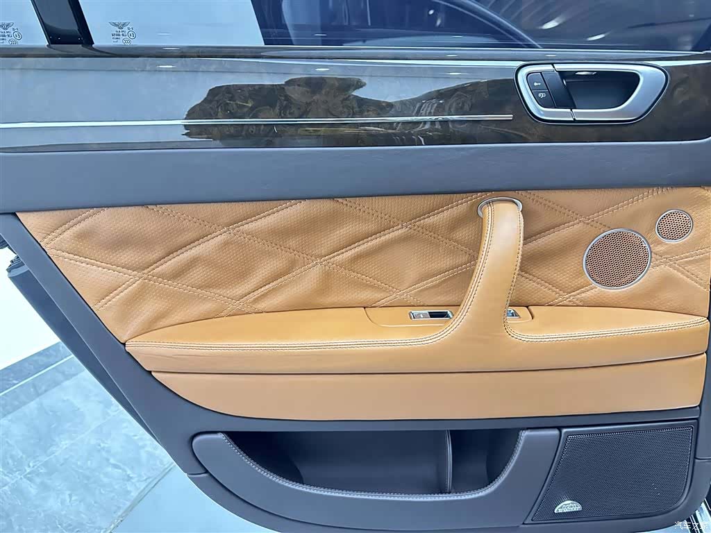 Bentley Flying Spur, 2012 27