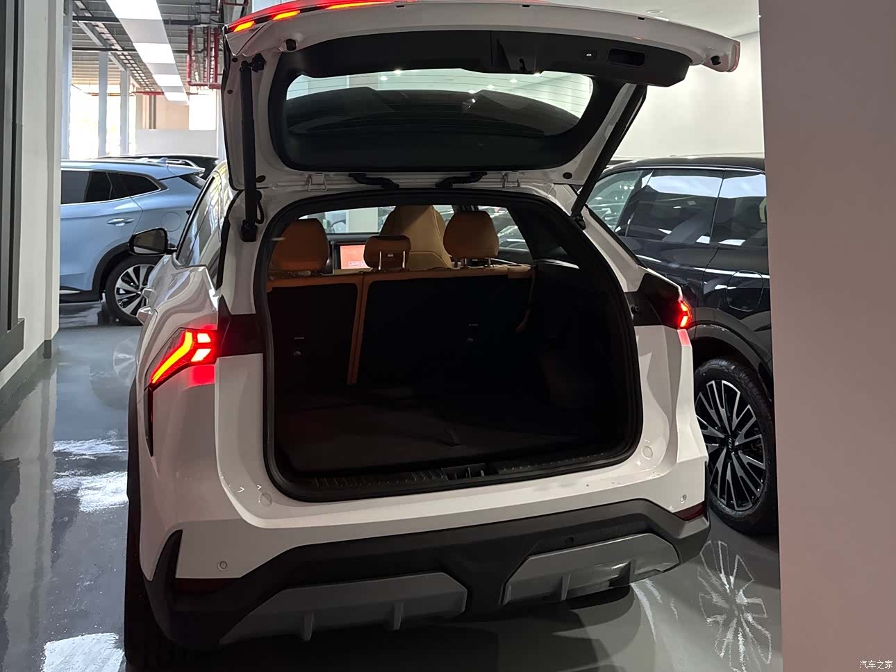 Geely Galaxy L7, 2025 11