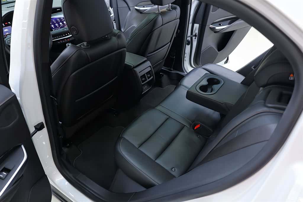 Cadillac XT4, 2020 32