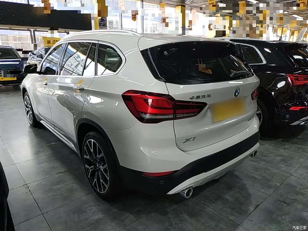 BMW X1, 2022 все фото