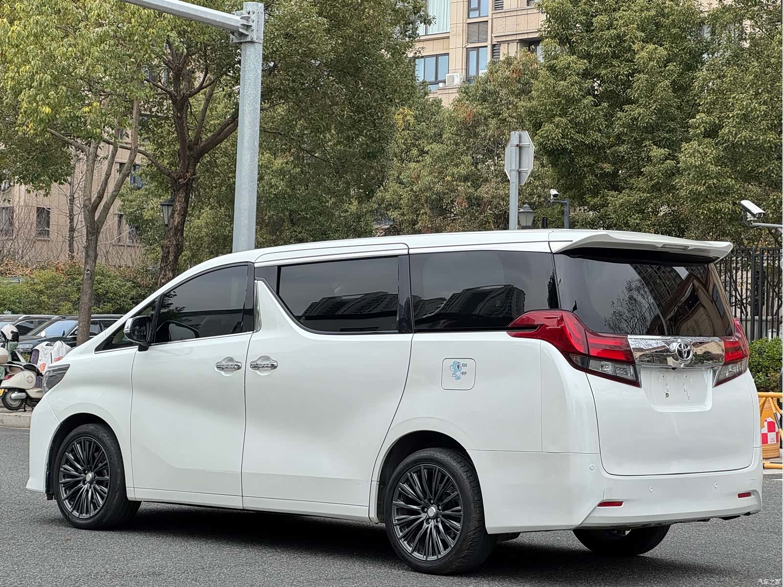 Toyota Alphard, 2017 6