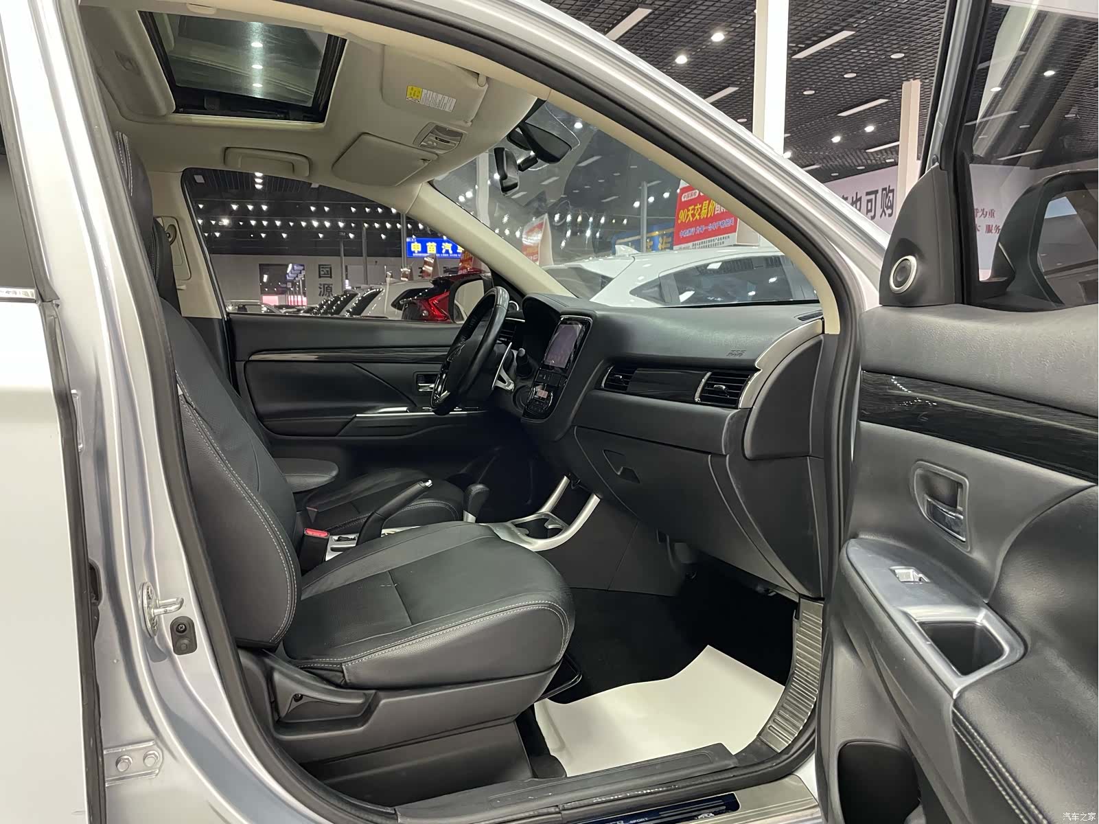 Mitsubishi Outlander, 2016 18
