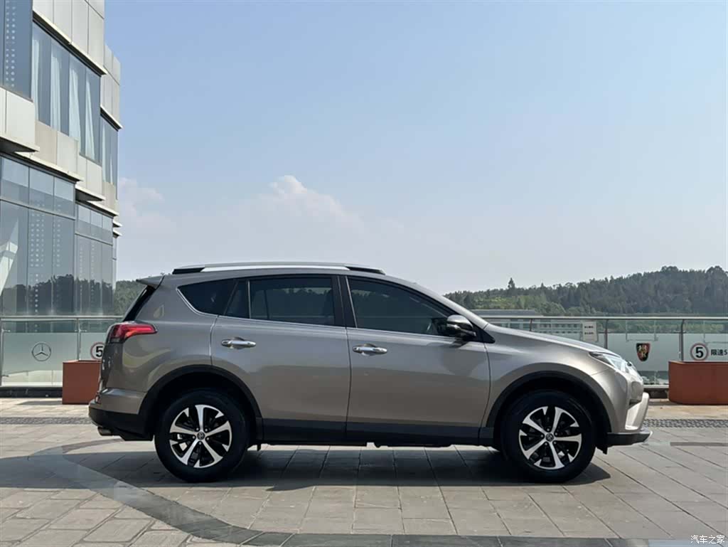 Toyota RAV4, 2018 14