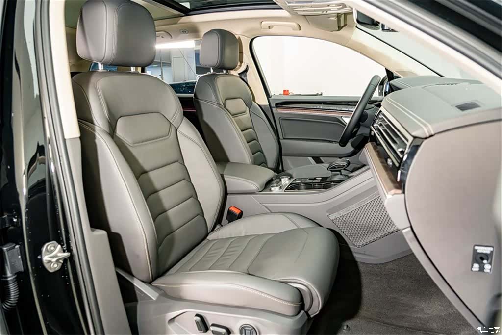 Volkswagen Touareg, 2023 22