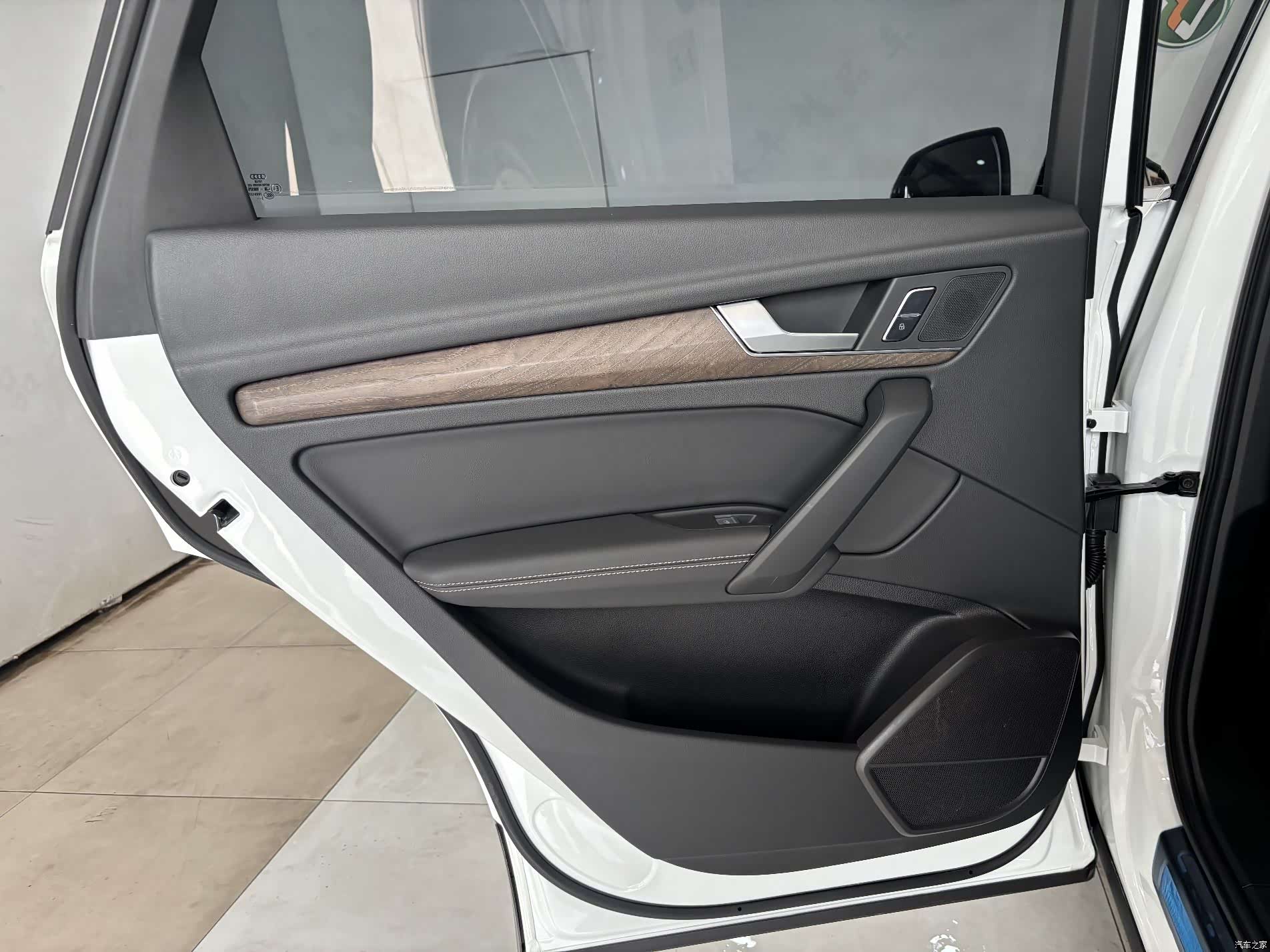 Audi Q5L, 2024 21