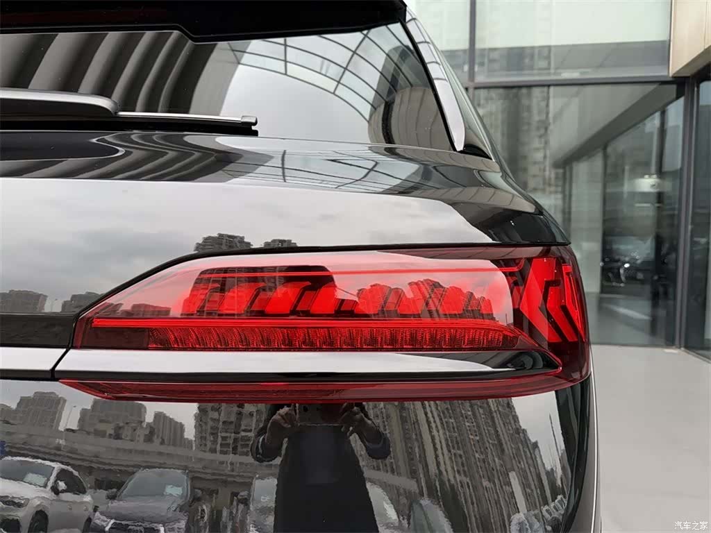 Audi Q7, 2024 12
