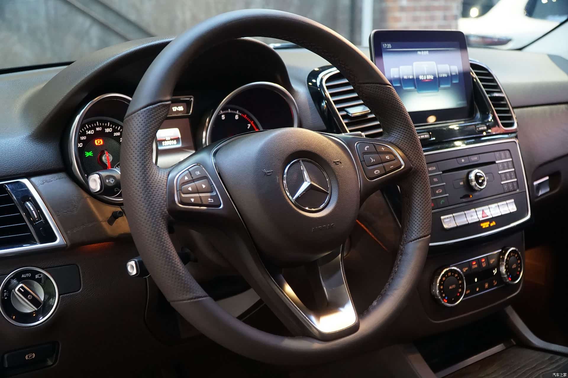 Mercedes-Benz GLE, 2016 19